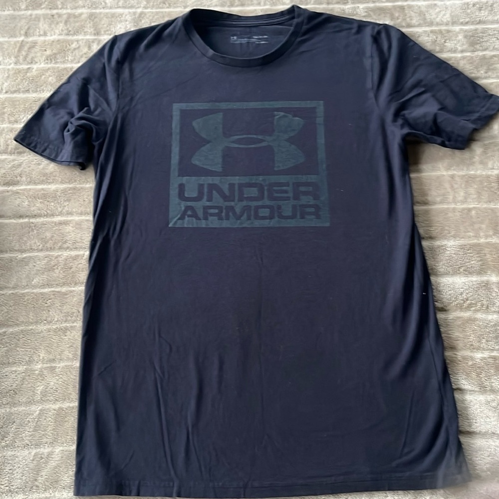 Men’s UA tshirt